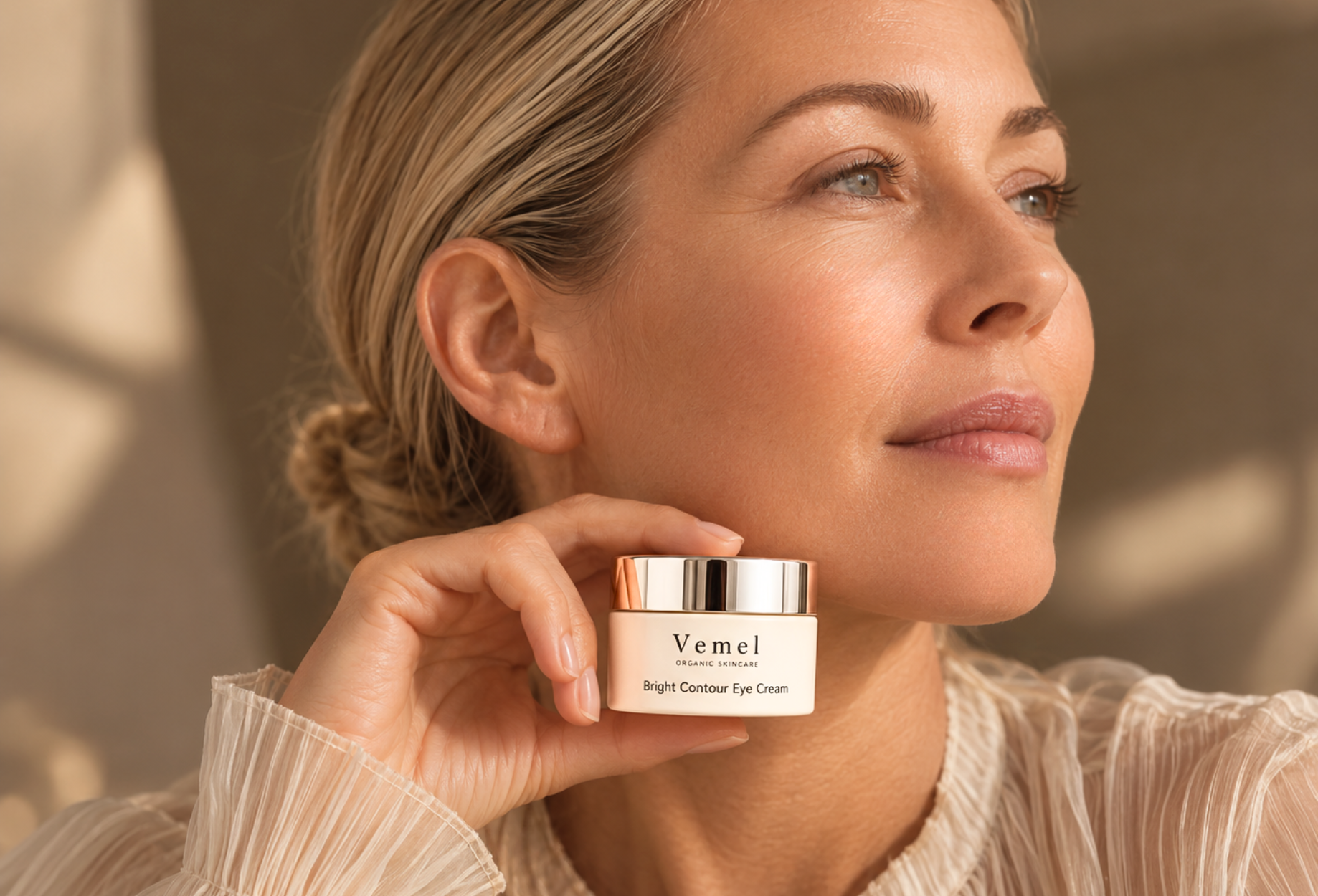 Collagen Boosting Eye Cream. How to Reduce Dark Circles and Puffiness